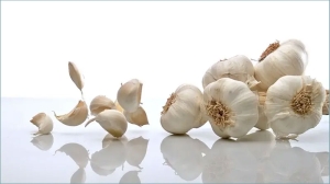 দাসদের খাবার থেকে রসুন যেভাবে এলো রাজকীয় পাতে, ঔষধি গুণাগুণ কি কি